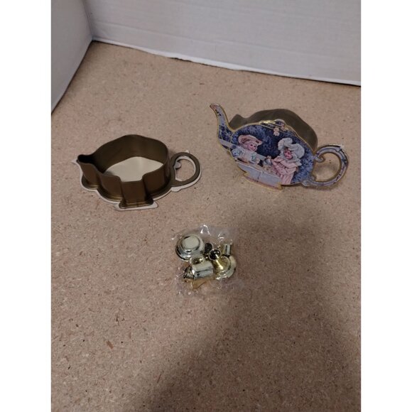 B Shackman 1982 Miniature Teapot-Shaped Tea Set Container With Accessories For D - Picture 5 of 5
